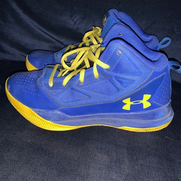 Under Armour Basketball Shoes - Picture 1 of 4